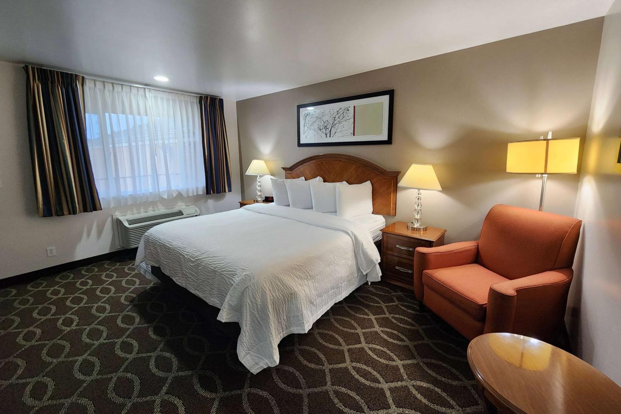 Ramada Bayside Inn & Suites ยูเรกา ภายนอก รูปภาพ