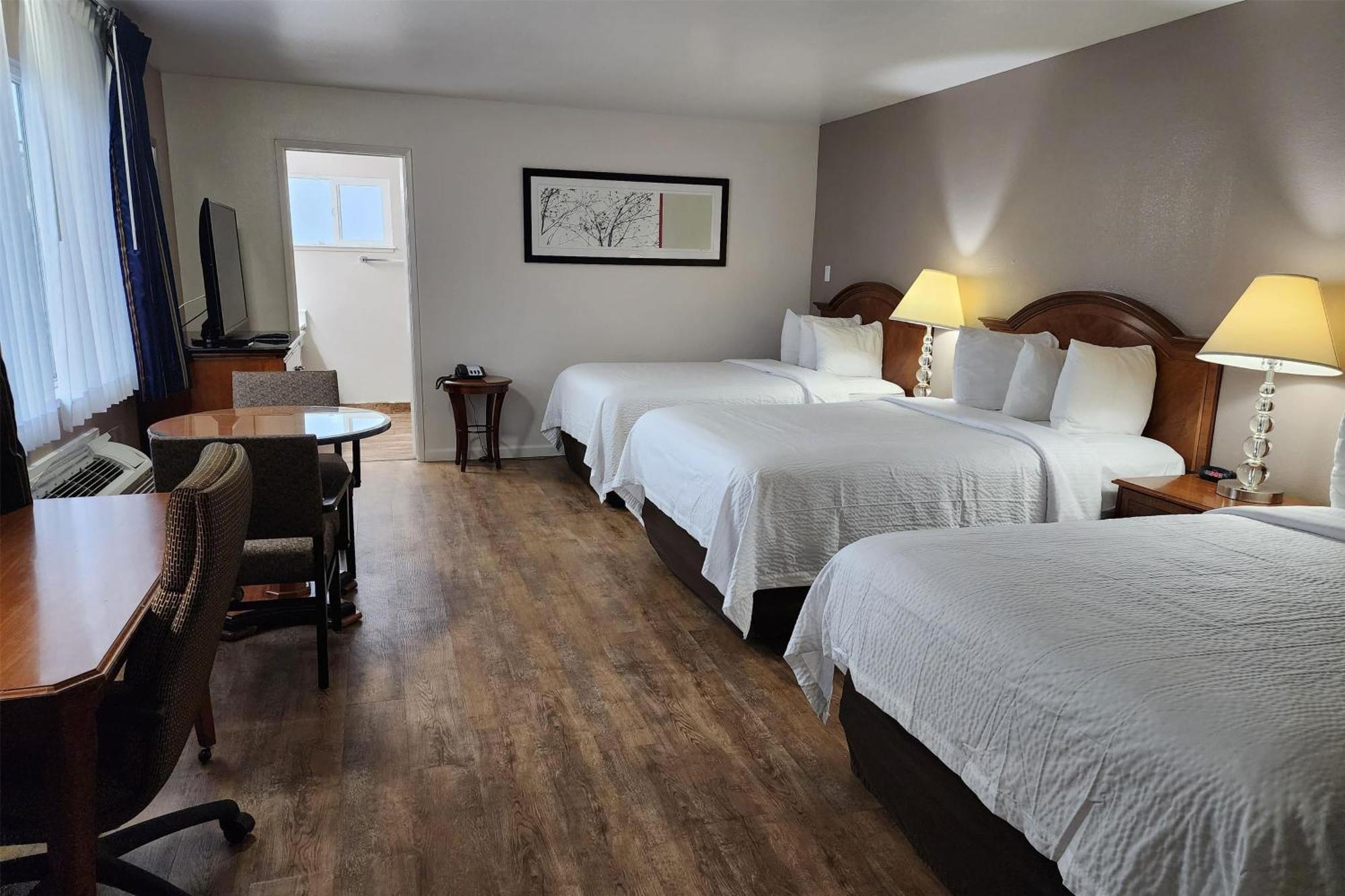 Ramada Bayside Inn & Suites ยูเรกา ภายนอก รูปภาพ