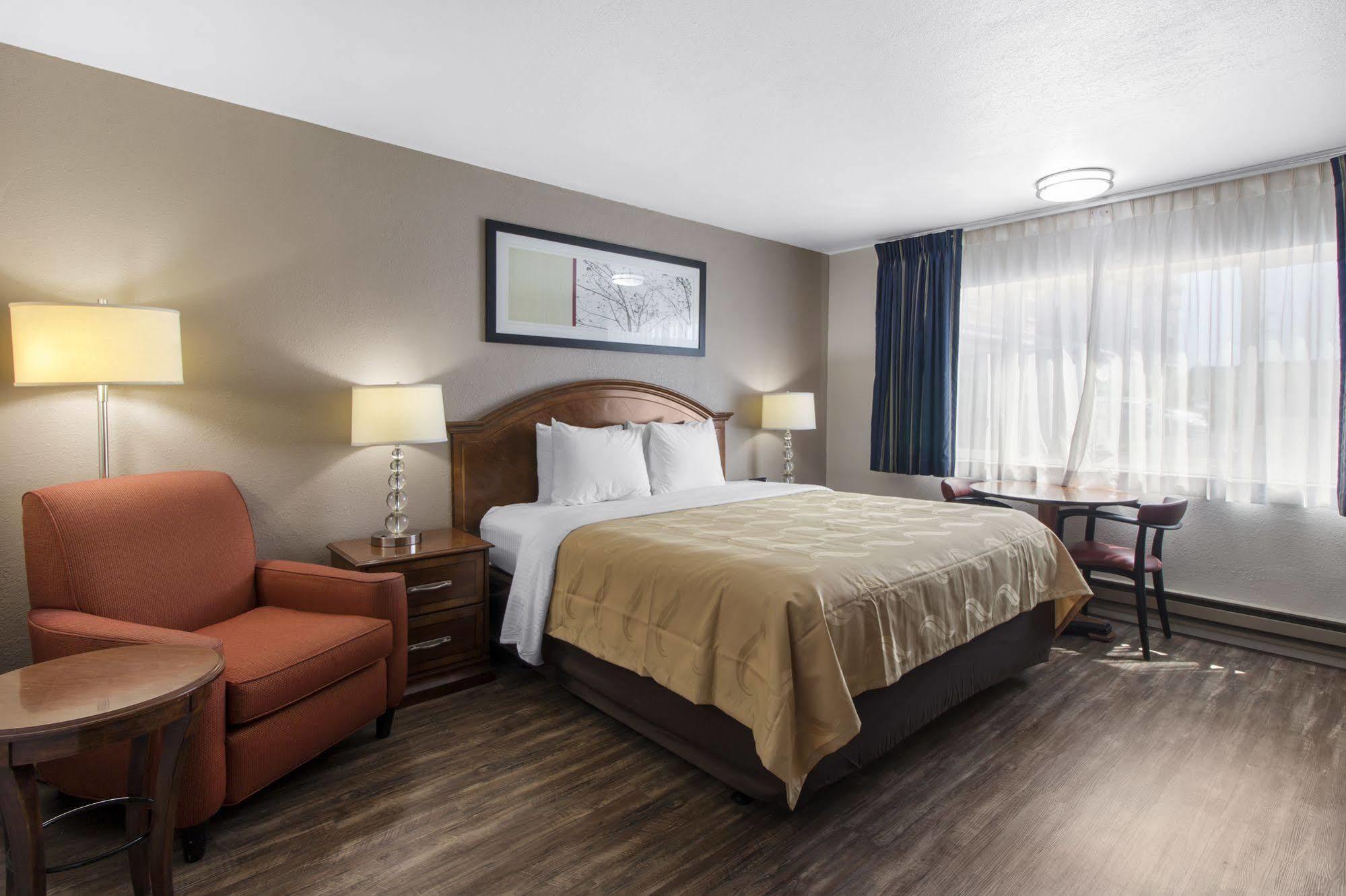 Ramada Bayside Inn & Suites ยูเรกา ภายนอก รูปภาพ